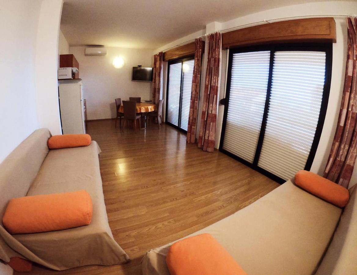 Apartments Adriatic 3 Selce Bagian luar foto